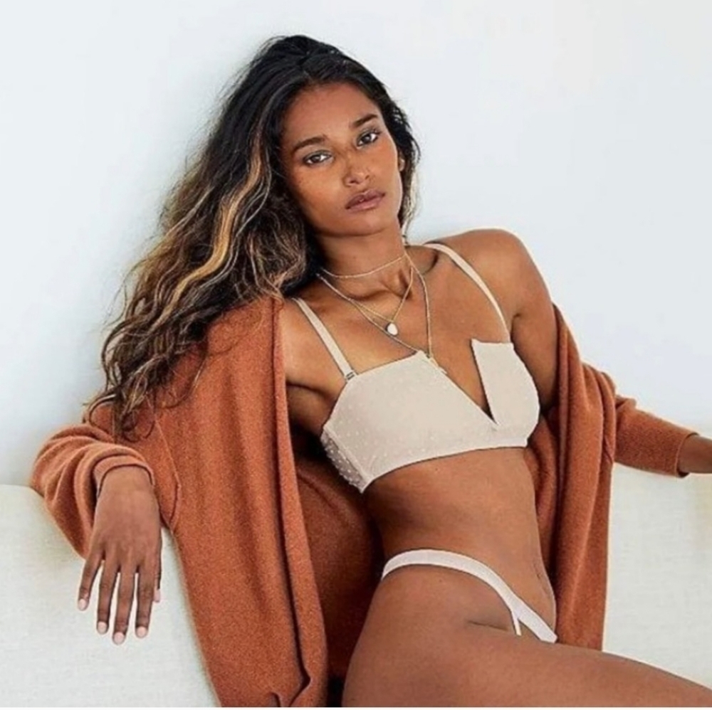 Free People Women's Round-Embroidery Split Neck Bandeau - Antique Shell .Size S.